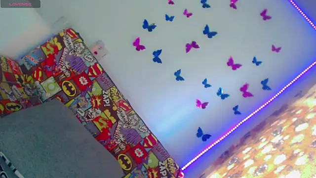 Perla Hotcortes online show from 06/19/26, 06:25