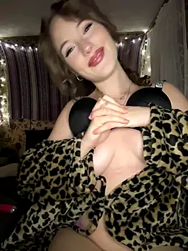 Snapshot of sexydaisyxx chatting on 10/15/25, 09:06 sexydaisyxx online show from 10/15/25, 09:06