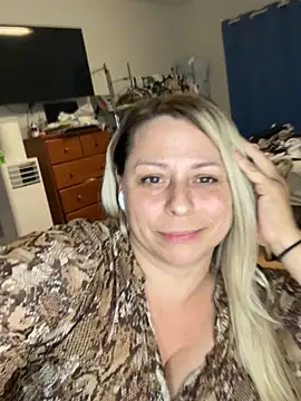 Hotslut187 online show from 01/15/26, 04:05