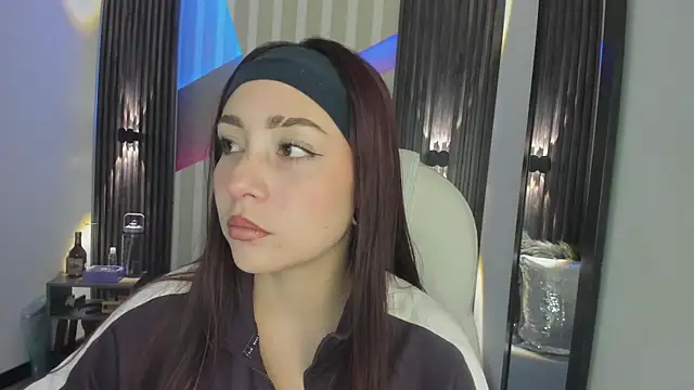 emily layton online show from 01/19/26, 02:32