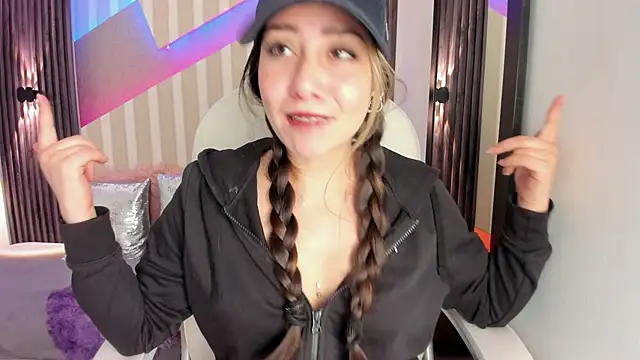 emily layton online show from 10/28/25, 02:38