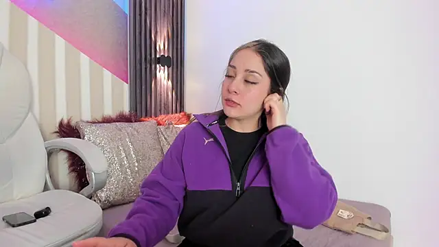 emily layton online show from 10/01/25, 01:37