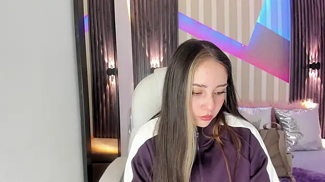 emily layton online show from 10/06/25, 02:40