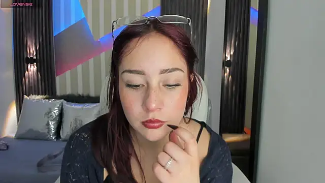 emily layton online show from 11/30/25, 04:41