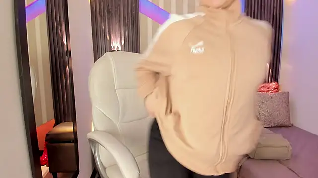 emily layton online show from 09/26/25, 02:24