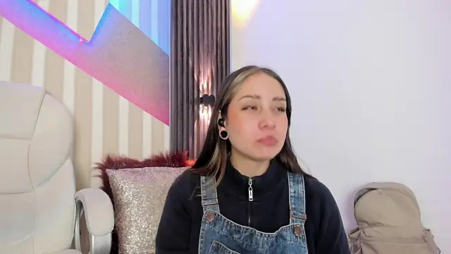 emily layton online show from 09/30/25, 02:34