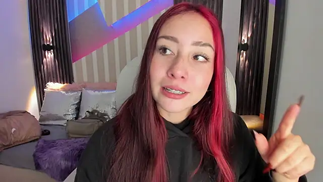 emily layton online show from 11/06/25, 02:54