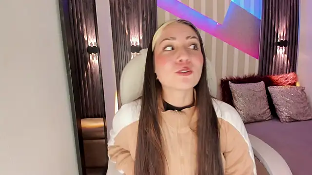 emily layton online show from 09/22/25, 02:23