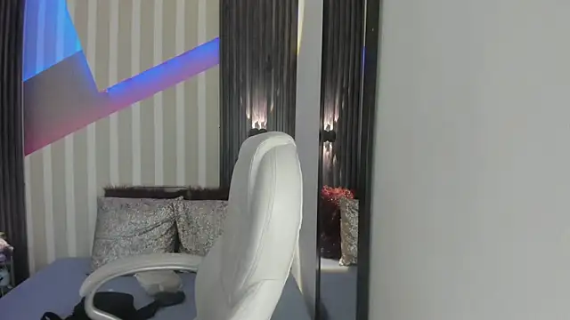 emily layton online show from 12/20/25, 03:48