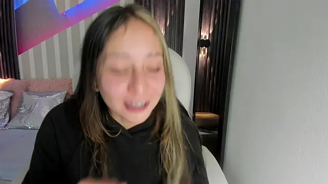 emily layton online show from 10/18/25, 03:36