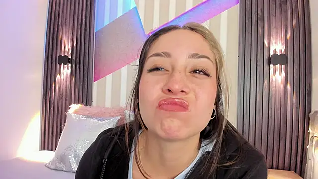 emily layton online show from 10/10/25, 02:29