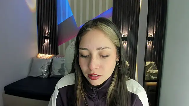 emily layton online show from 10/24/25, 01:32