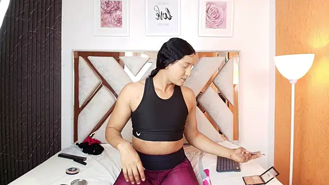 Alison Chan  online show from 11/04/25, 03:05