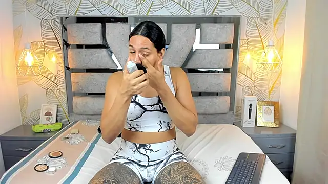 Alison Chan  online show from 02/12/26, 02:28