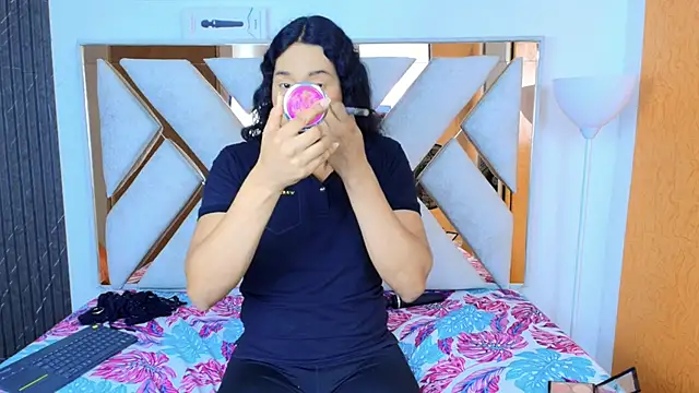 Alison Chan  online show from 10/23/25, 03:00