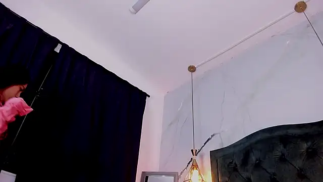 Snapshot of annyvans chatting on 02/25/26, 11:32 annyvans online show from 02/25/26, 11:32