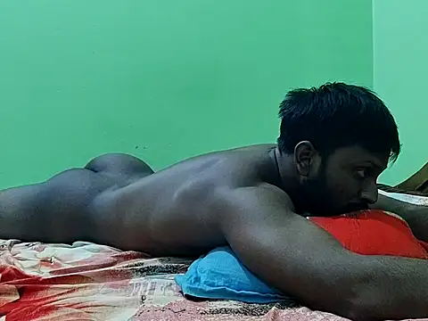 Snapshot of HunkyAriyan chatting on 09/14/25, 03:45 HunkyAriyan online show from 09/14/25, 03:45