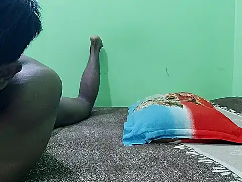 Snapshot of HunkyAriyan chatting on 10/02/25, 06:33 HunkyAriyan online show from 10/02/25, 06:33