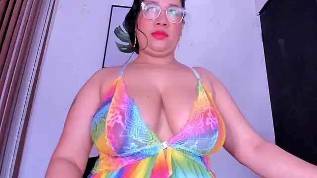 Snapshot of alondrabigtits chatting on 06/09/26, 12:06 alondrabigtits online show from 06/09/26, 12:06