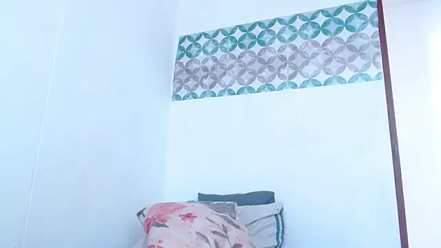 Snapshot of Aria_smith01 chatting on 01/13/26, 02:21 Aria smith01 online show from 01/13/26, 02:21