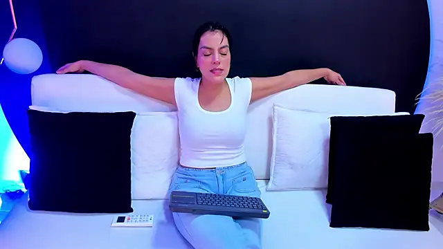 Ada Monroe10 online show from 03/27/26, 01:45