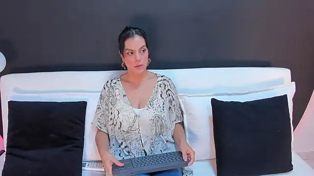 Ada Monroe10 online show from 03/31/26, 01:35