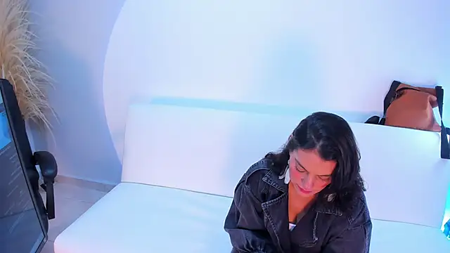 Snapshot of Ada_Monroe10 chatting on 11/10/25, 01:38 Ada Monroe10 online show from 11/10/25, 01:38