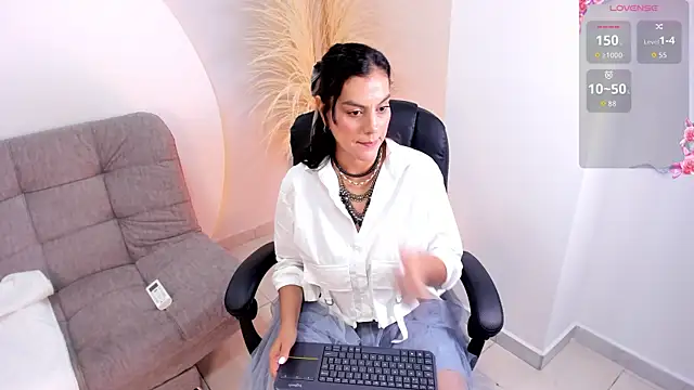 Snapshot of Ada_Monroe10 chatting on 09/16/25, 01:45 Ada Monroe10 online show from 09/16/25, 01:45