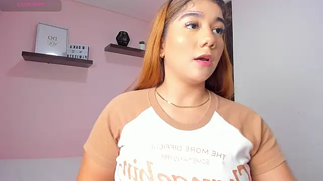 tifanyhills  online show from 10/27/25, 08:21