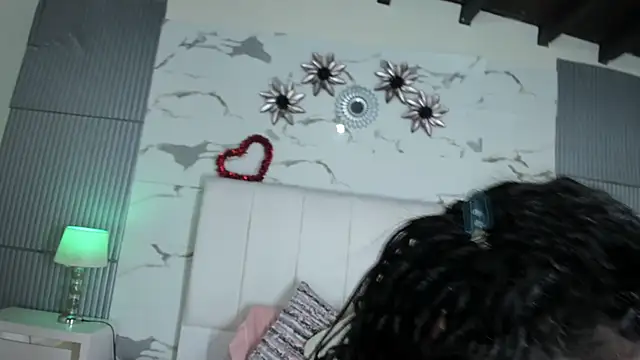 Snapshot of RileySkye chatting on 02/21/25, 04:40 RileySkye online show from 02/21/25, 04:40