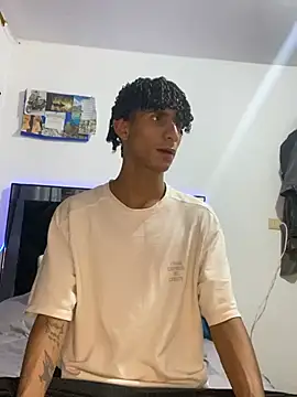 derreck models online show from 02/12/26, 03:06