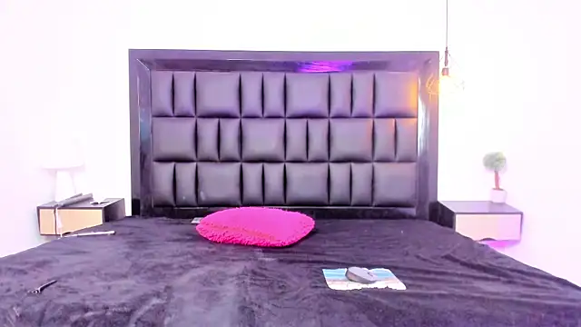 Snapshot of MIA_SOPHIA1 chatting on 09/23/25, 05:14 MIA SOPHIA1 online show from 09/23/25, 05:14