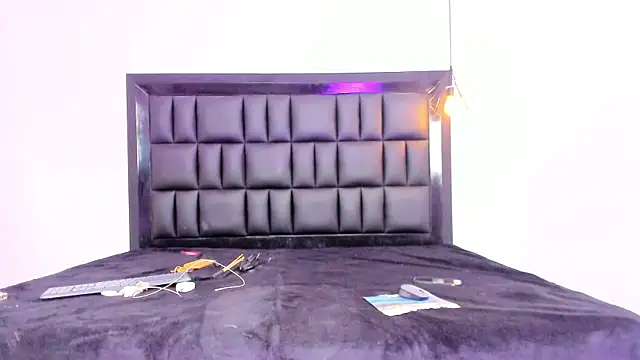 Snapshot of MIA_SOPHIA1 chatting on 09/26/25, 05:47 MIA SOPHIA1 online show from 09/26/25, 05:47