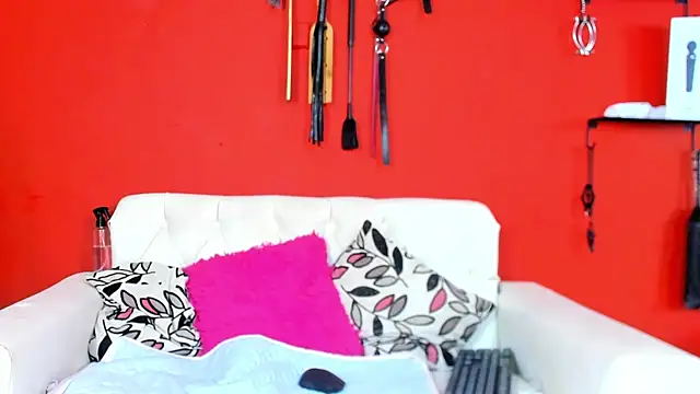 Snapshot of MIA_SOPHIA1 chatting on 12/04/24, 08:17 MIA SOPHIA1 online show from 12/04/24, 08:17