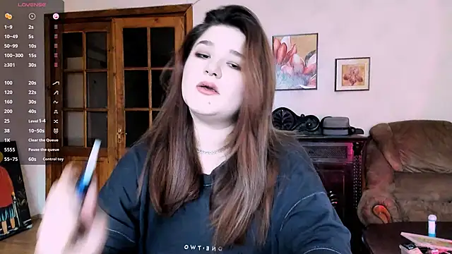 Snapshot of July_Slowdive chatting on 03/02/25, 11:52 July Slowdive online show from 03/02/25, 11:52