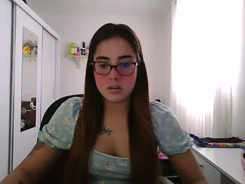 Snapshot of maliamiller chatting on 06/12/26, 12:14 maliamiller online show from 06/12/26, 12:14