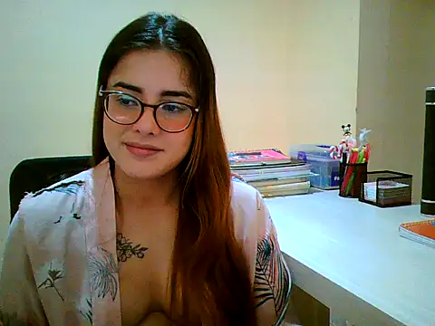 Snapshot of maliamiller chatting on 09/29/25, 04:30 maliamiller online show from 09/29/25, 04:30