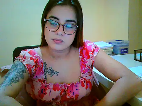 maliamiller online show from 12/05/25, 04:00