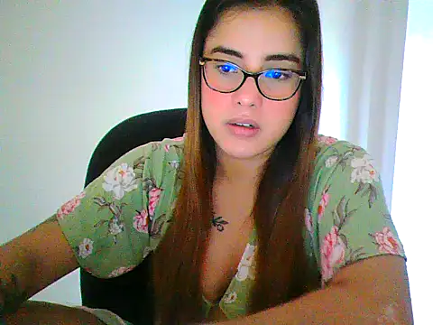 maliamiller online show from 04/22/26, 11:06