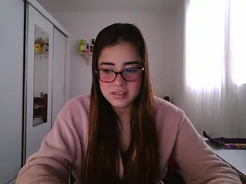 Snapshot of maliamiller chatting on 06/06/26, 08:14 maliamiller online show from 06/06/26, 08:14