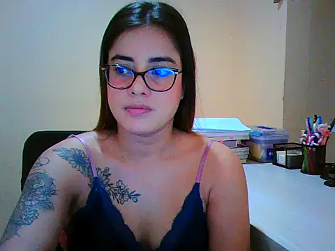 maliamiller online show from 03/28/26, 09:32