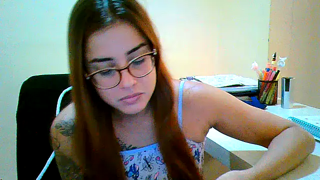 Snapshot of maliamiller chatting on 03/22/25, 07:31 maliamiller online show from 03/22/25, 07:31