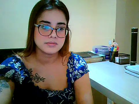 Snapshot of maliamiller chatting on 09/18/25, 12:30 maliamiller online show from 09/18/25, 12:30