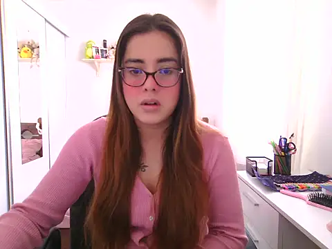 Snapshot of maliamiller chatting on 06/15/26, 04:28 maliamiller online show from 06/15/26, 04:28