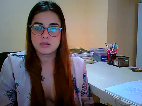 Snapshot of maliamiller chatting on 10/25/25, 08:42 maliamiller online show from 10/25/25, 08:42