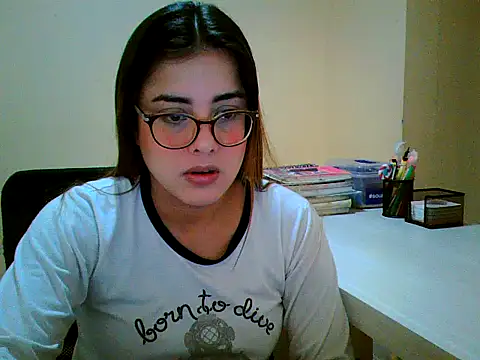 Snapshot of maliamiller chatting on 09/27/25, 03:07 maliamiller online show from 09/27/25, 03:07