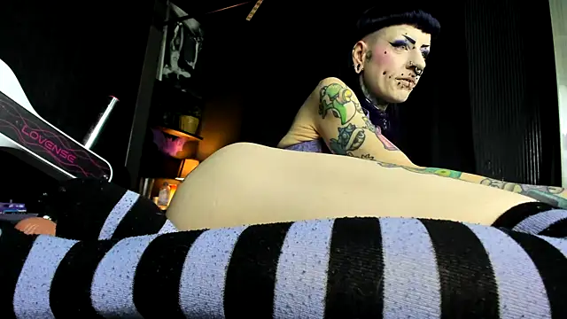 Snapshot of Purple_Coffin666 chatting on 03/31/26, 10:28 Purple Coffin666 online show from 03/31/26, 10:28