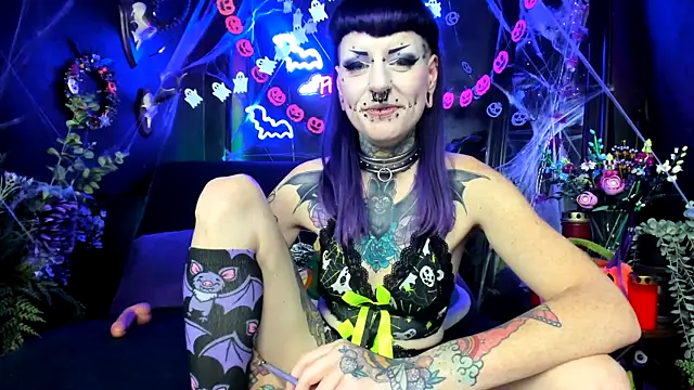 Snapshot of Purple_Coffin666 chatting on 10/09/25, 09:04 Purple Coffin666 online show from 10/09/25, 09:04