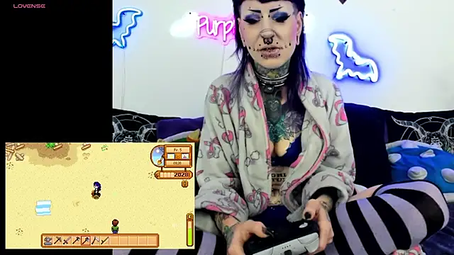 Snapshot of Purple_Coffin666 chatting on 05/07/26, 10:40 Purple Coffin666 online show from 05/07/26, 10:40