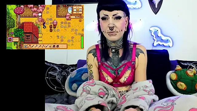 Snapshot of Purple_Coffin666 chatting on 05/16/26, 11:31 Purple Coffin666 online show from 05/16/26, 11:31